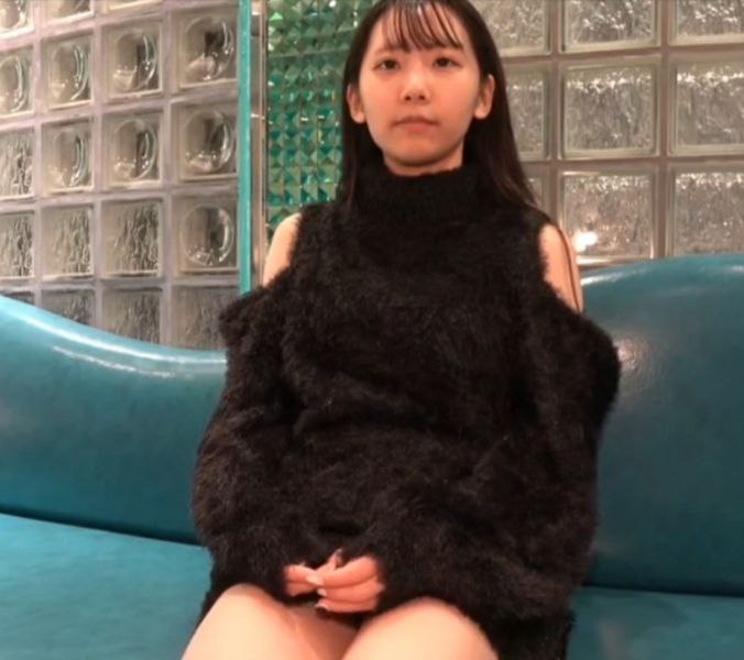 短发漂亮美女穿着女仆装黑丝椅子上塞着肛塞 假屌爆菊花自摸喷水